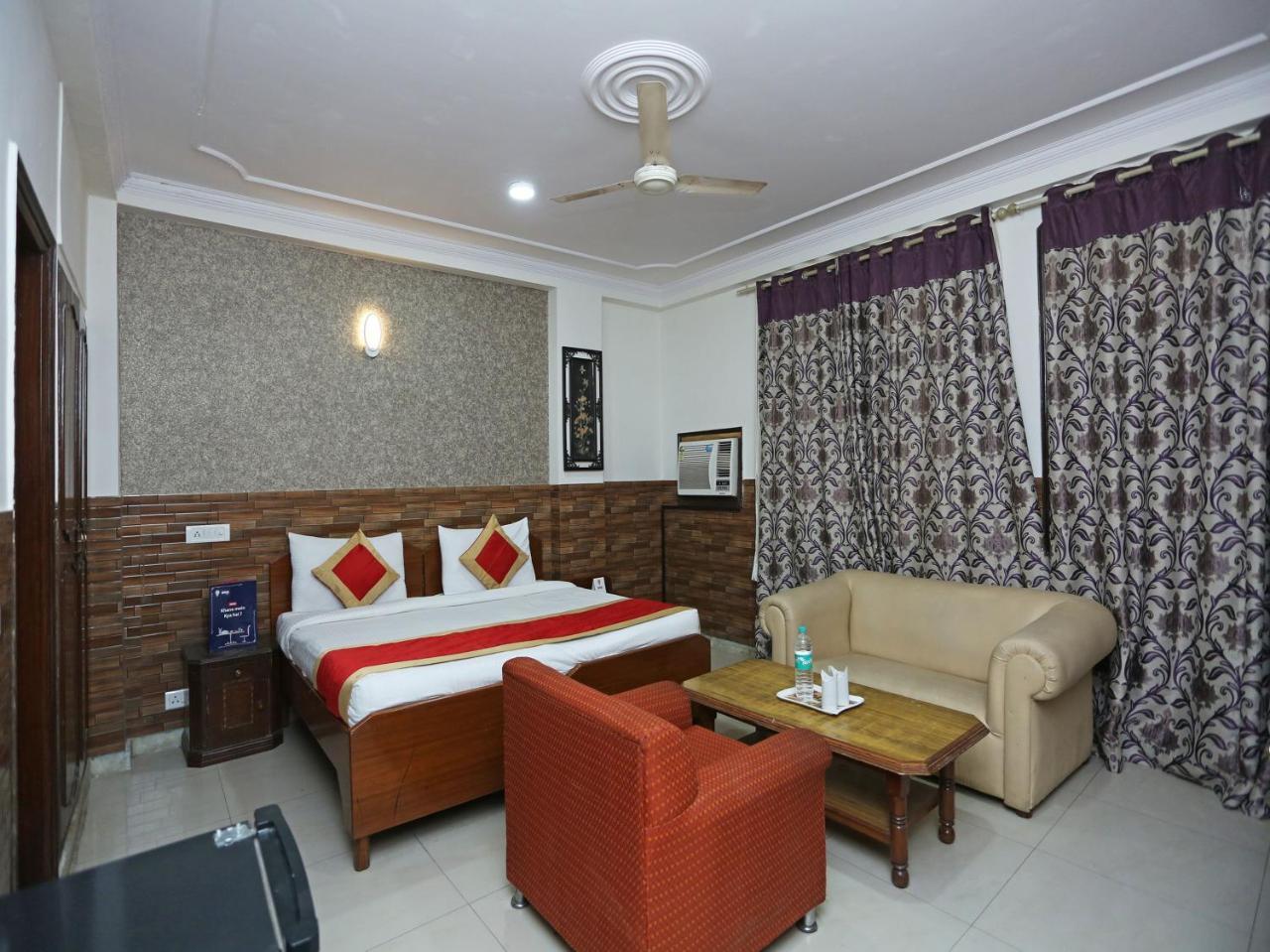 ניו דלהי Oyo 472 Hotel Sareen מראה חיצוני תמונה