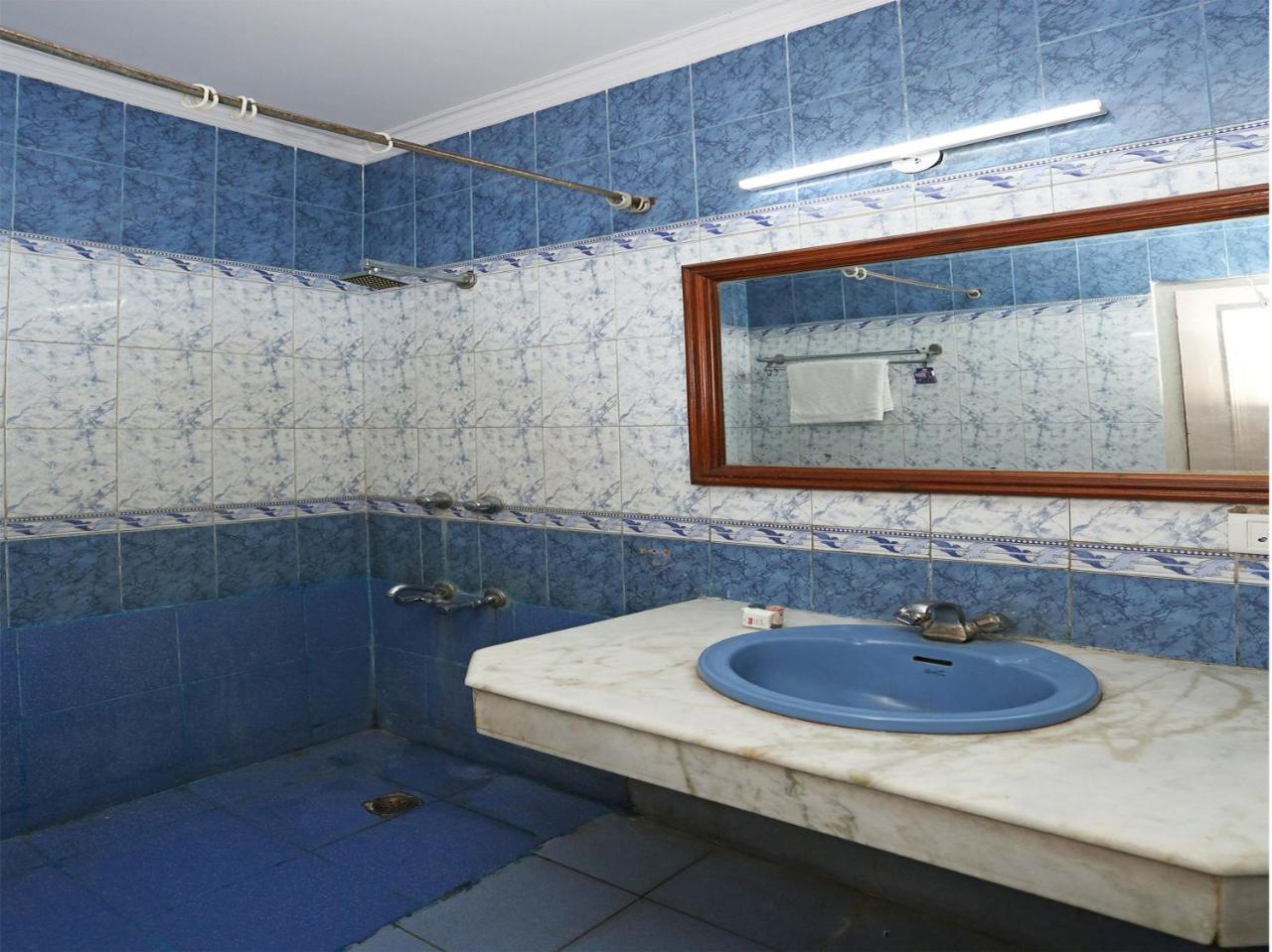 ניו דלהי Oyo 472 Hotel Sareen מראה חיצוני תמונה