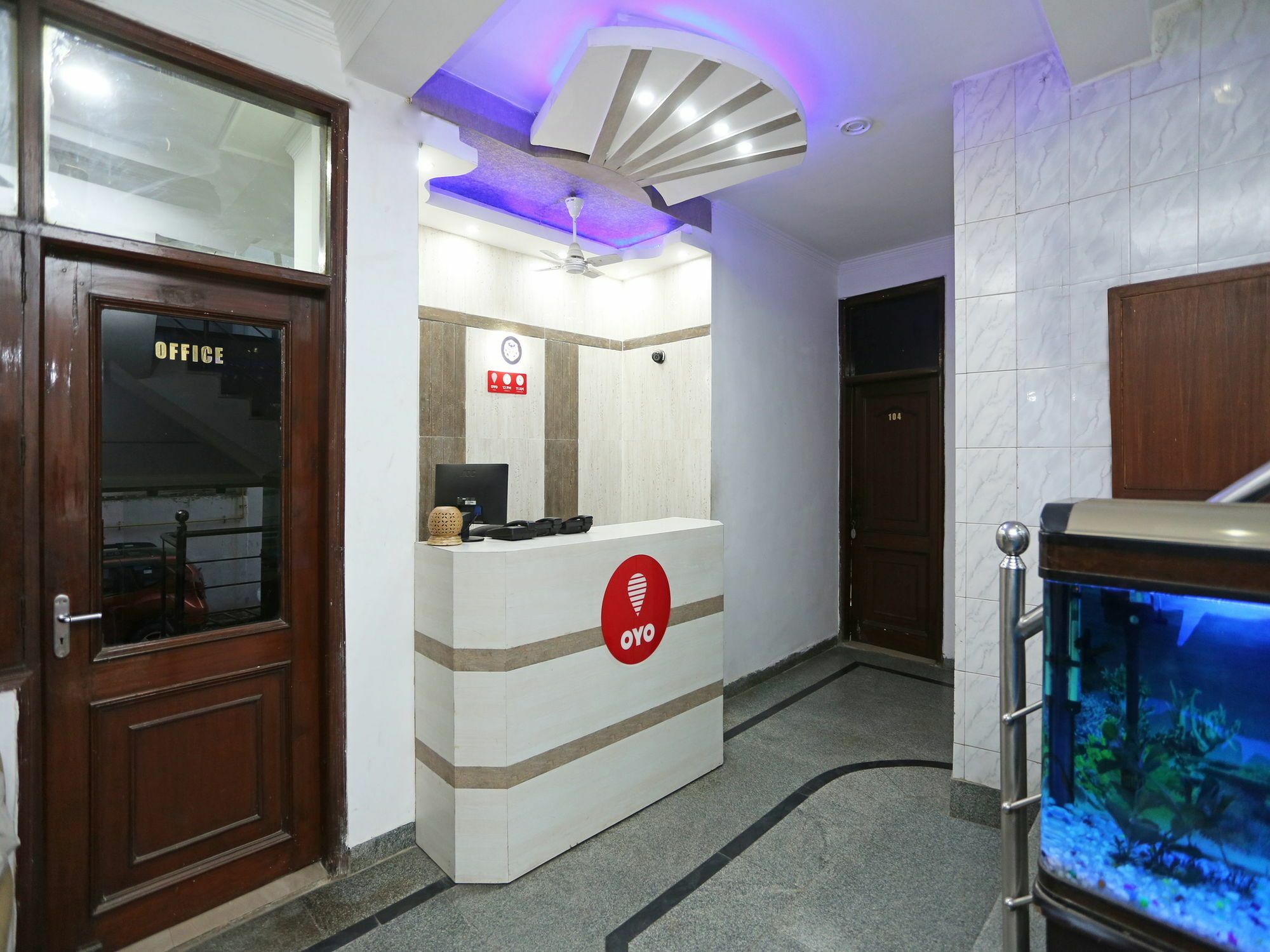 ניו דלהי Oyo 472 Hotel Sareen מראה חיצוני תמונה